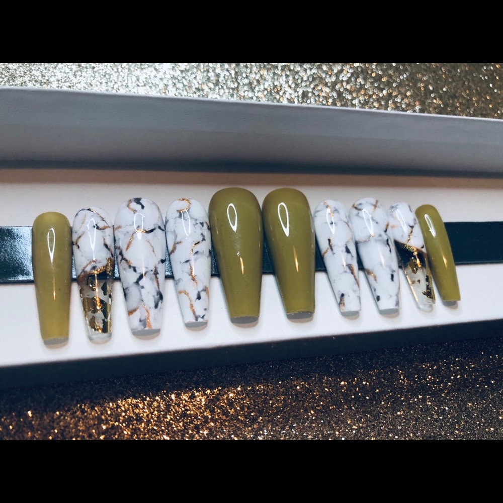 Custom press on nails